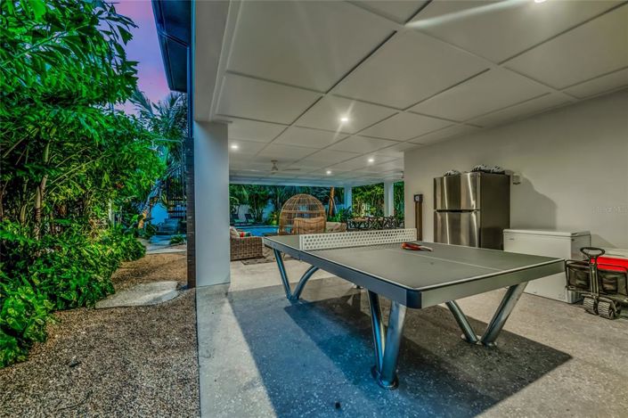 Image No.41-6 Bed Property for sale