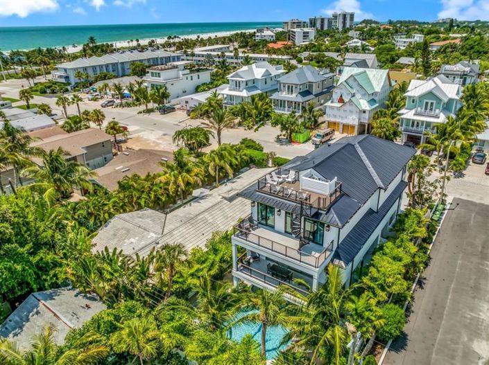 Image No.9-6 Bed Property for sale