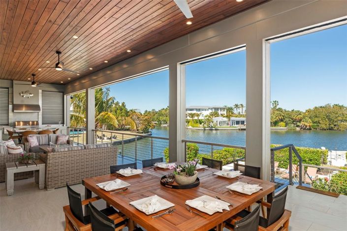 Image No.16-4 Bed Property for sale