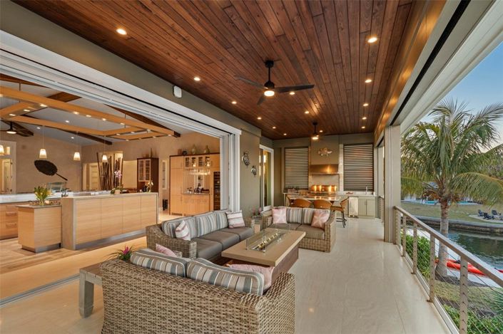 Image No.17-4 Bed Property for sale