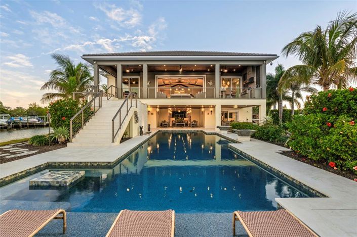 Image No.52-4 Bed Property for sale