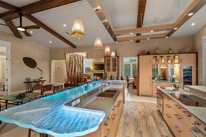 Image No.54-4 Bed Property for sale