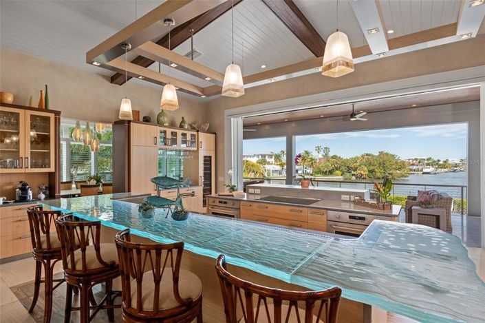 Image No.55-4 Bed Property for sale