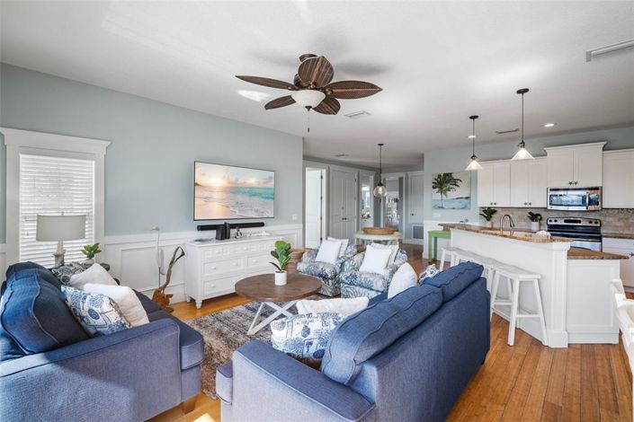 Image No.12-6 Bed Property for sale