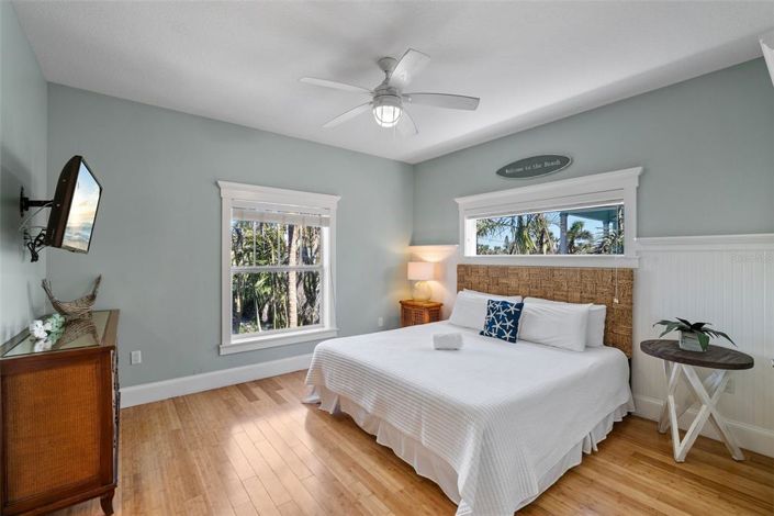 Image No.23-6 Bed Property for sale