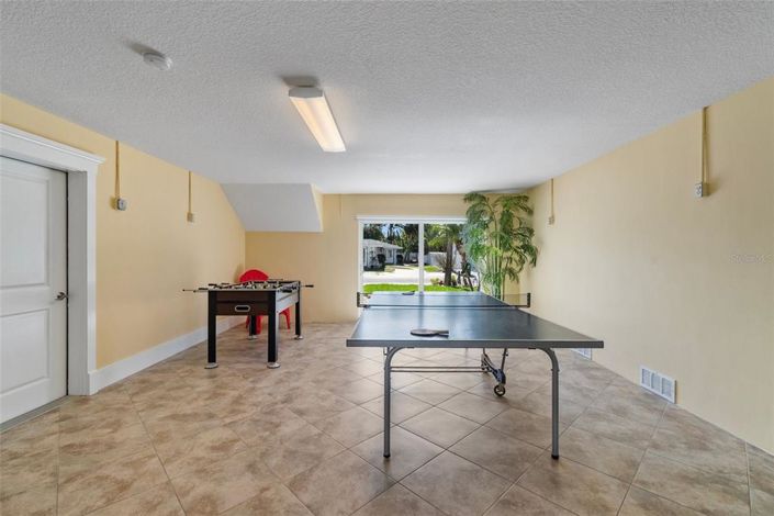 Image No.41-6 Bed Property for sale