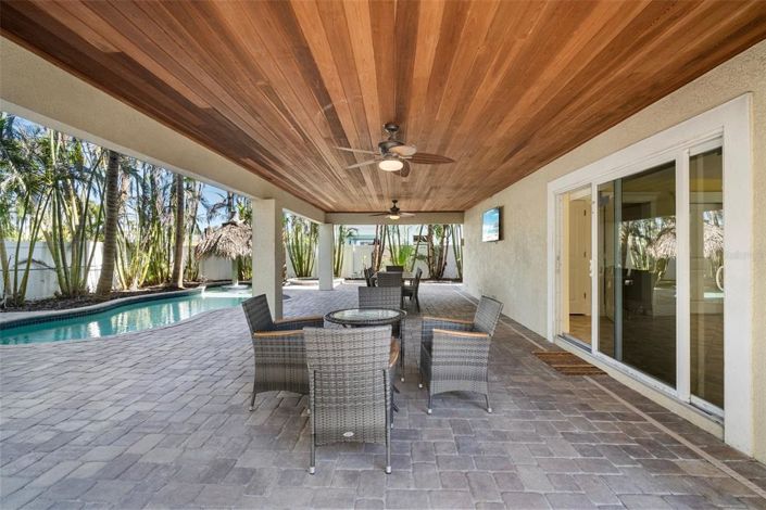 Image No.44-6 Bed Property for sale