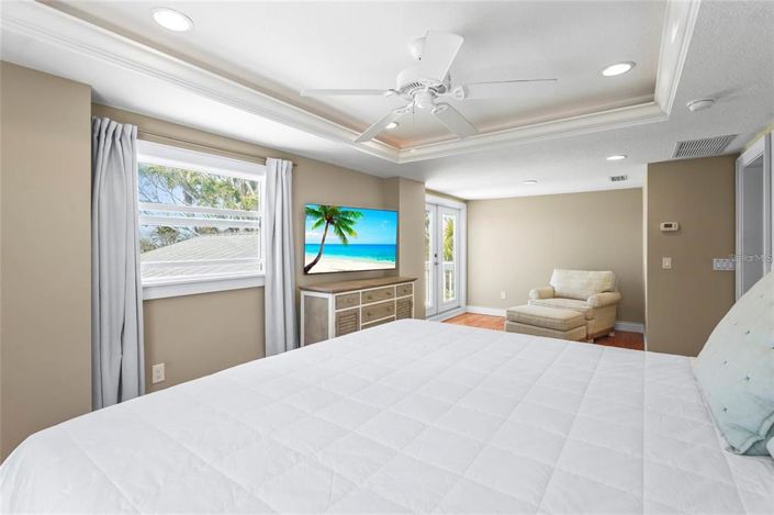 Image No.26-3 Bed Property for sale