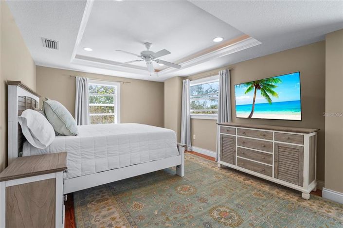 Image No.28-3 Bed Property for sale