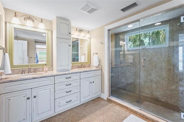 Image No.32-3 Bed Property for sale