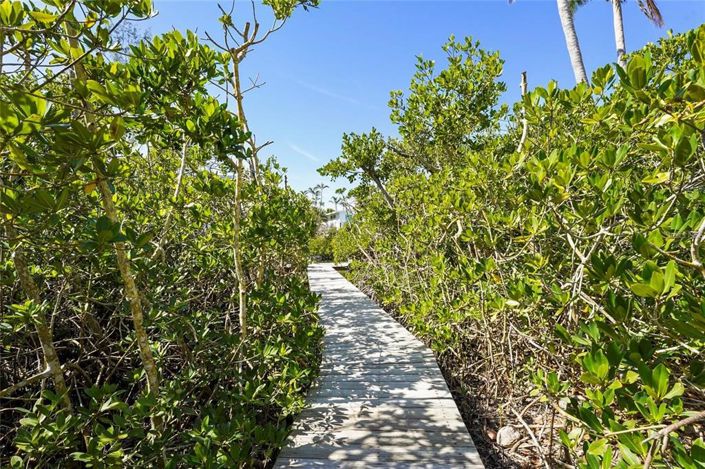 Image No.8-3 Bed Property for sale