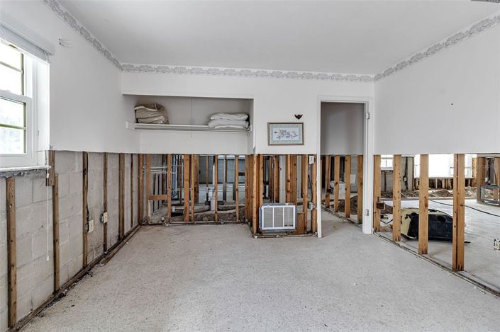 Image No.14-3 Bed Property for sale