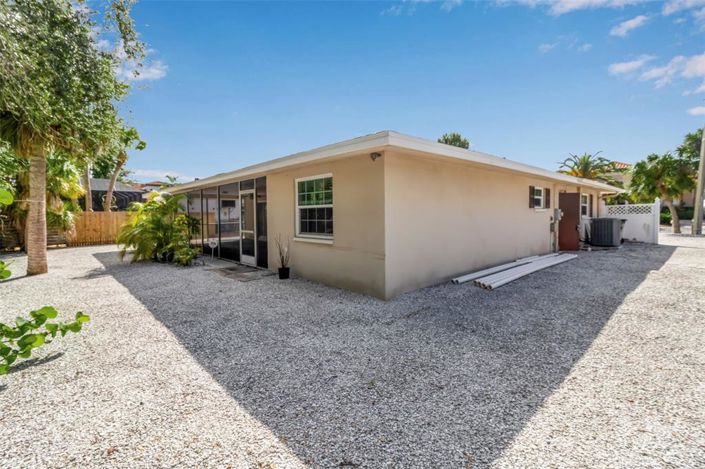 Image No.21-3 Bed Property for sale