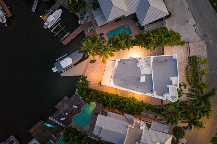 Image No.10-5 Bed Property for sale