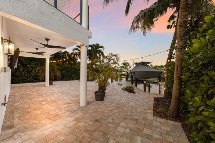 Image No.13-5 Bed Property for sale