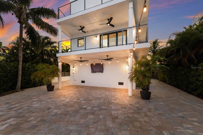 Image No.14-5 Bed Property for sale