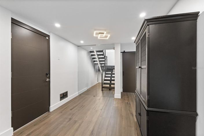 Image No.26-5 Bed Property for sale