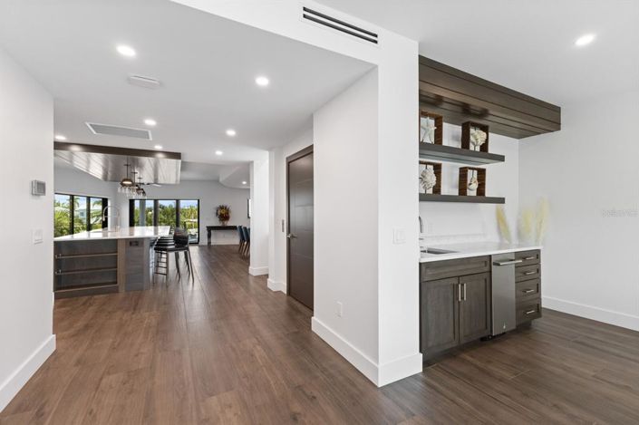 Image No.32-5 Bed Property for sale