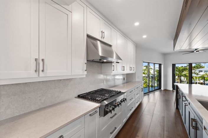 Image No.37-5 Bed Property for sale