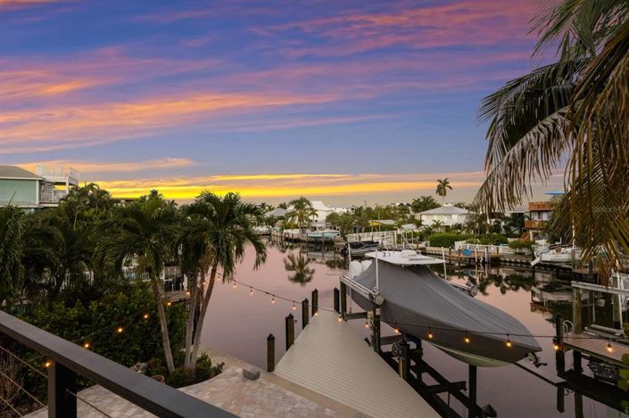 Image No.4-5 Bed Property for sale