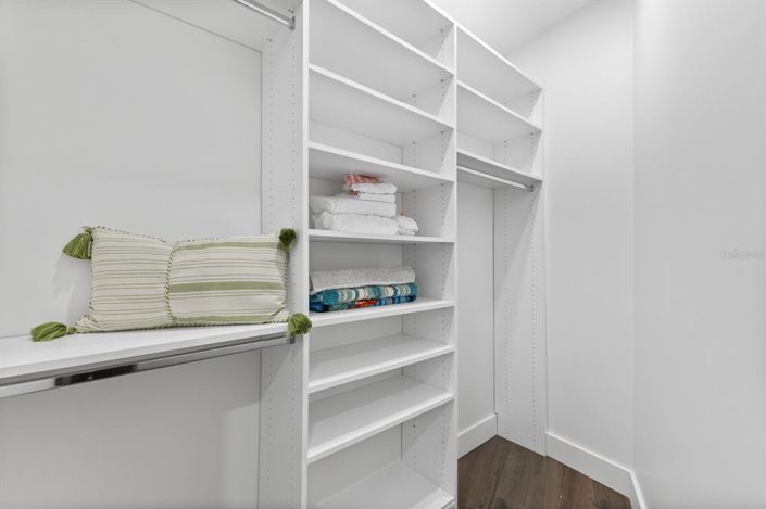 Image No.49-5 Bed Property for sale