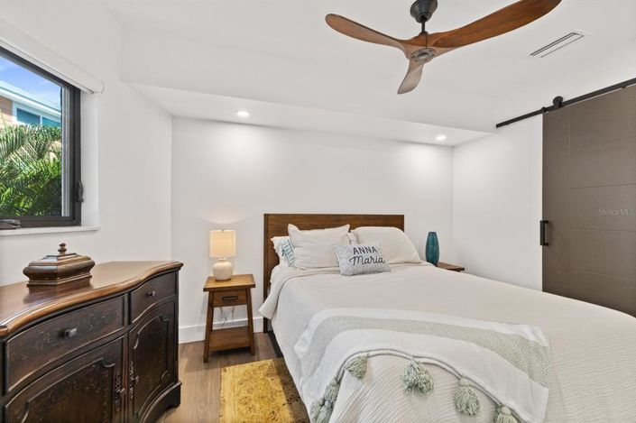 Image No.51-5 Bed Property for sale