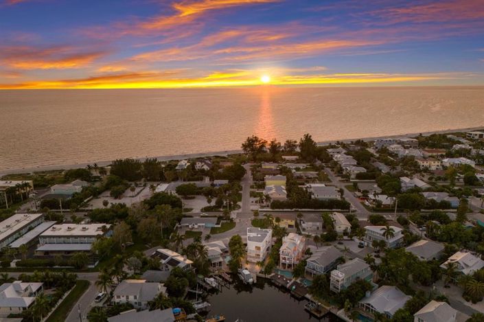 Image No.7-5 Bed Property for sale