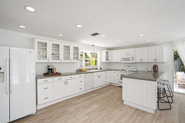 Image No.11-4 Bed Property for sale