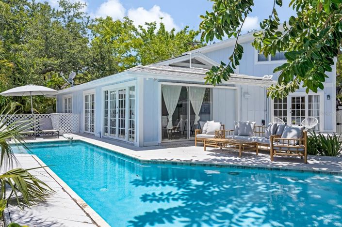 Image No.16-4 Bed Property for sale