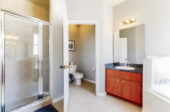 Image No.11-5 Bed Property for sale