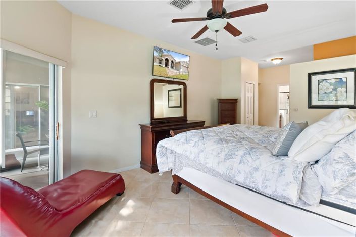 Image No.23-3 Bed Property for sale