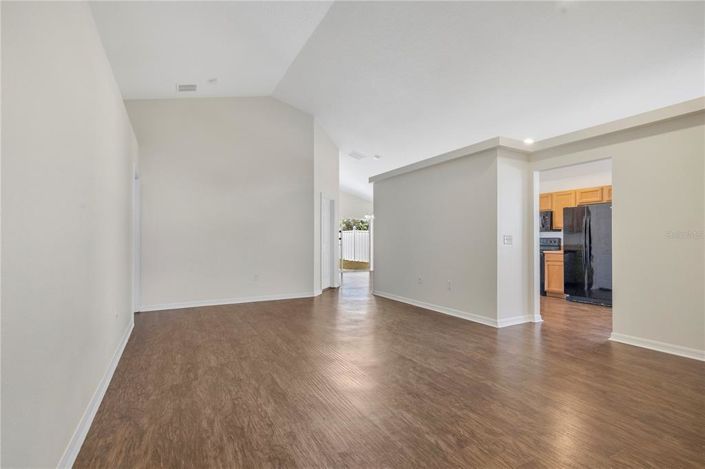 Image No.2-4 Bed Property for sale