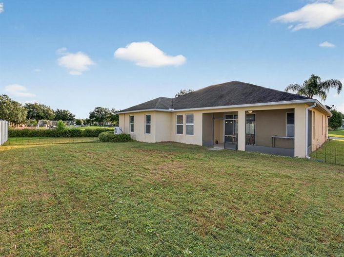 Image No.30-3 Bed Property for sale