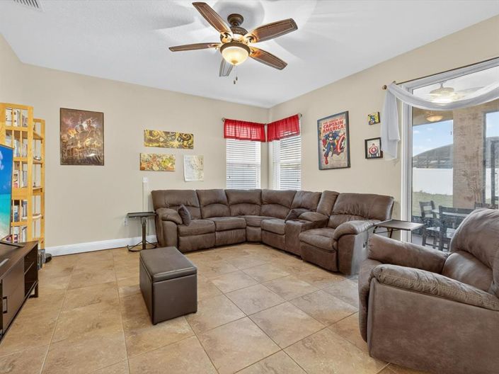 Image No.6-3 Bed Property for sale