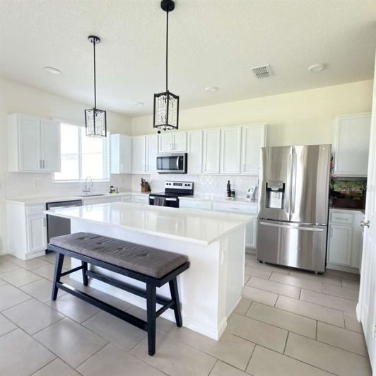 Image No.8-5 Bed Property for sale