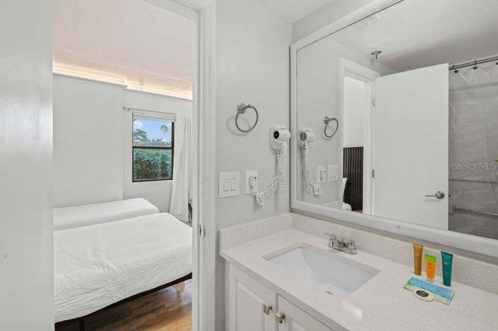 Image No.20-2 Bed Property for sale