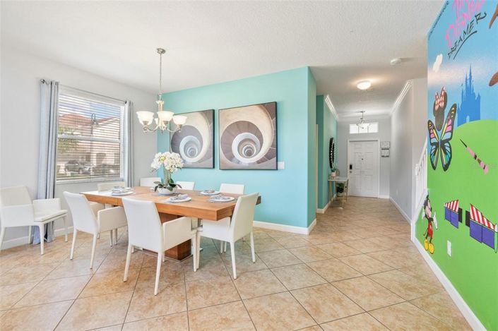 Image No.12-5 Bed Property for sale