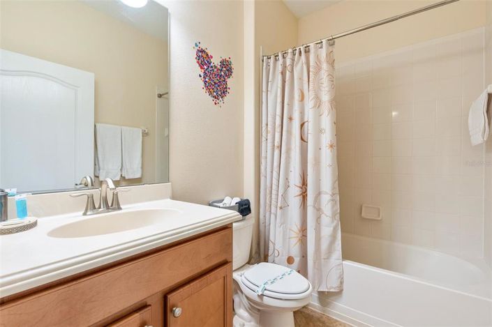 Image No.19-5 Bed Property for sale