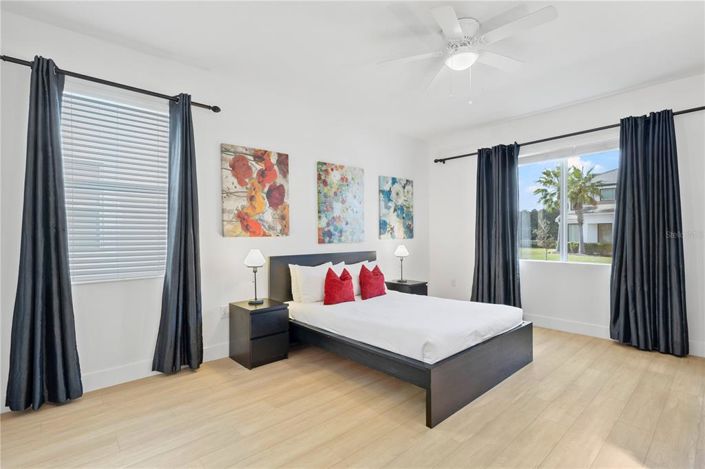 Image No.13-6 Bed Property for sale