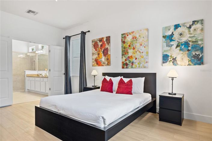 Image No.14-6 Bed Property for sale