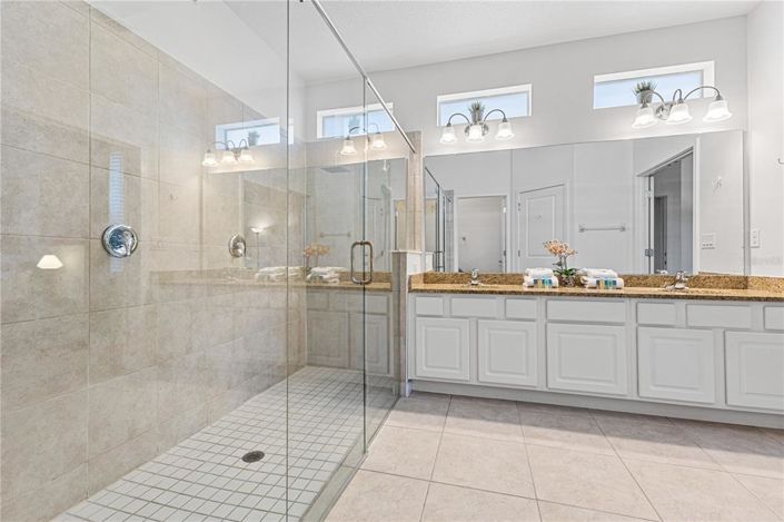 Image No.17-6 Bed Property for sale