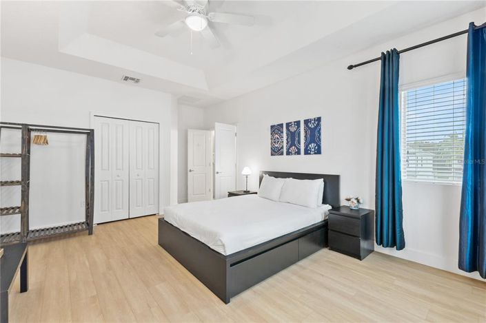 Image No.21-6 Bed Property for sale