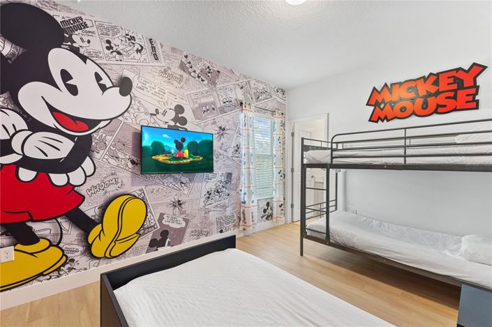 Image No.27-6 Bed Property for sale