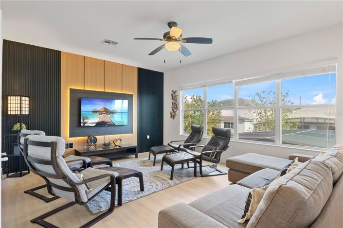 Image No.30-6 Bed Property for sale