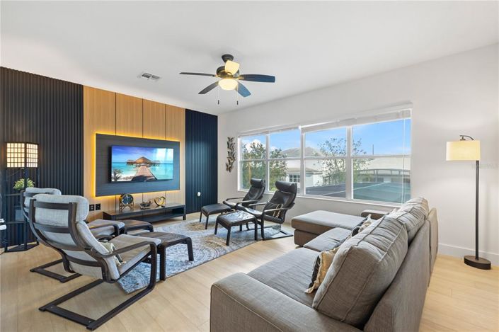 Image No.31-6 Bed Property for sale