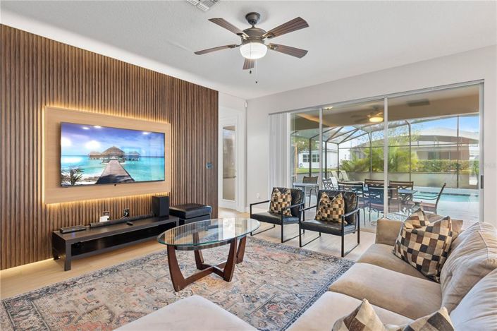 Image No.4-6 Bed Property for sale