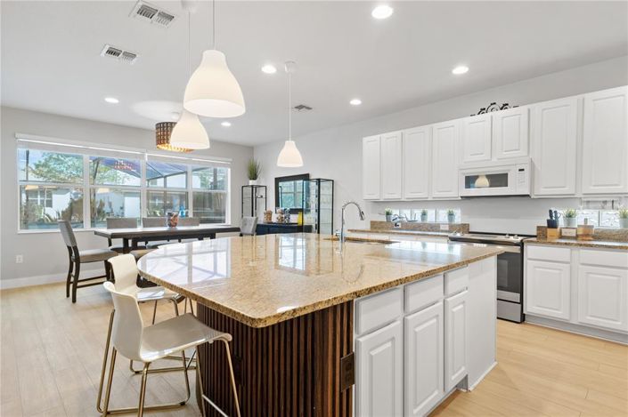 Image No.7-6 Bed Property for sale