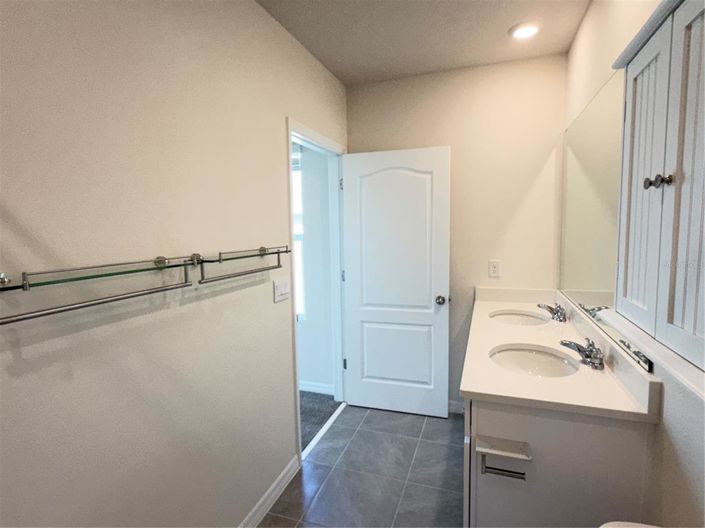 Image No.10-3 Bed Townhouse for sale