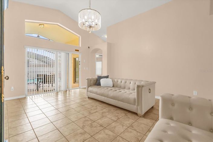 Image No.5-4 Bed Property for sale