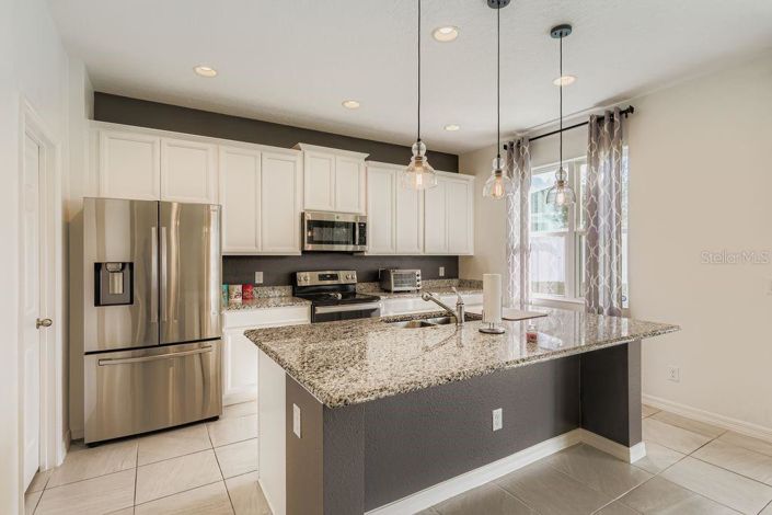 Image No.5-5 Bed Property for sale